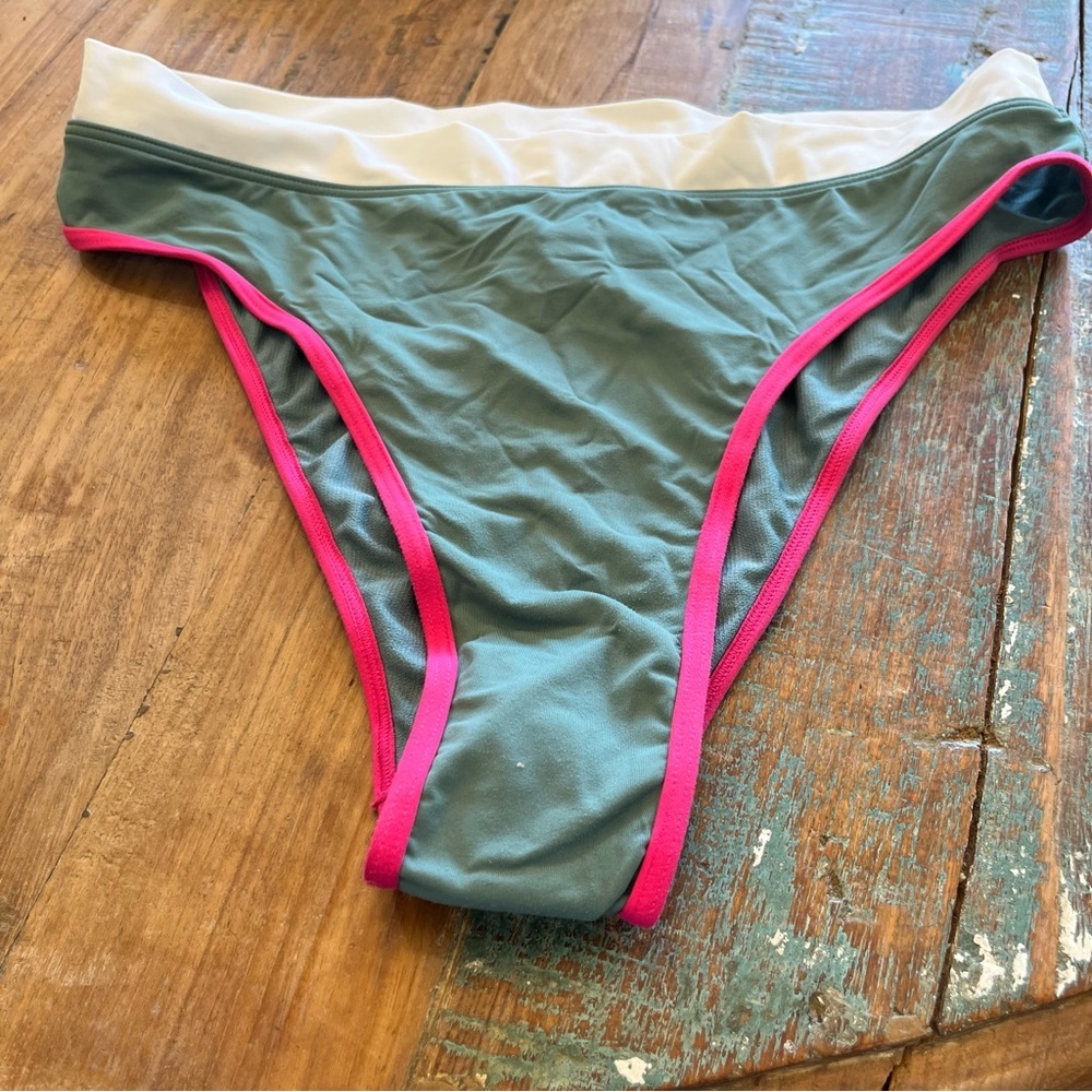 BIKINI bottom